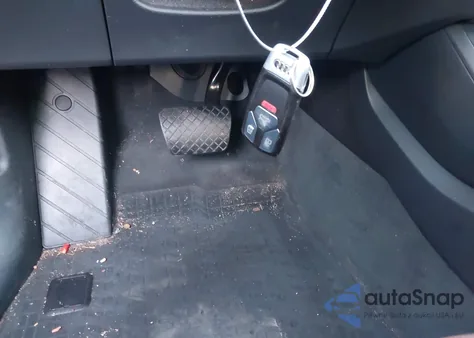 2018 Audi Q5 2.0T Premium/2.0T Tech Premium z USA, uszkodzony, nr VIN WA1ANAFY4J2024147